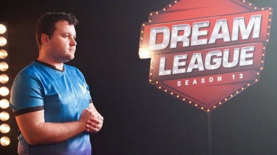 电竞行业新机遇：流量变现与消费趋势分析